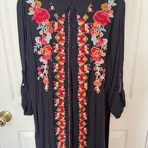 ANDREE BY UNIT Black Dress with Red Floral Embroidery